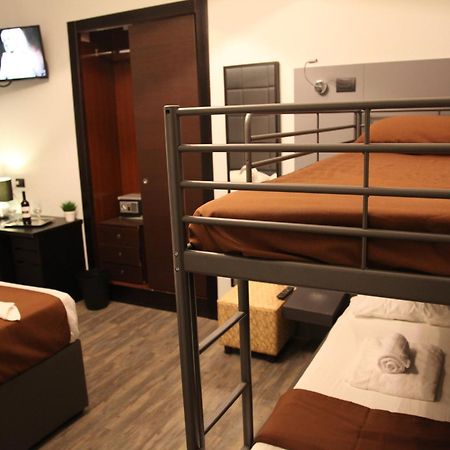 Dolce Vita Rooms Napoli Bagian luar foto