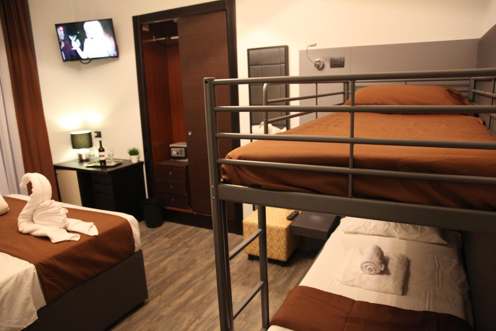 Dolce Vita Rooms Napoli Bagian luar foto