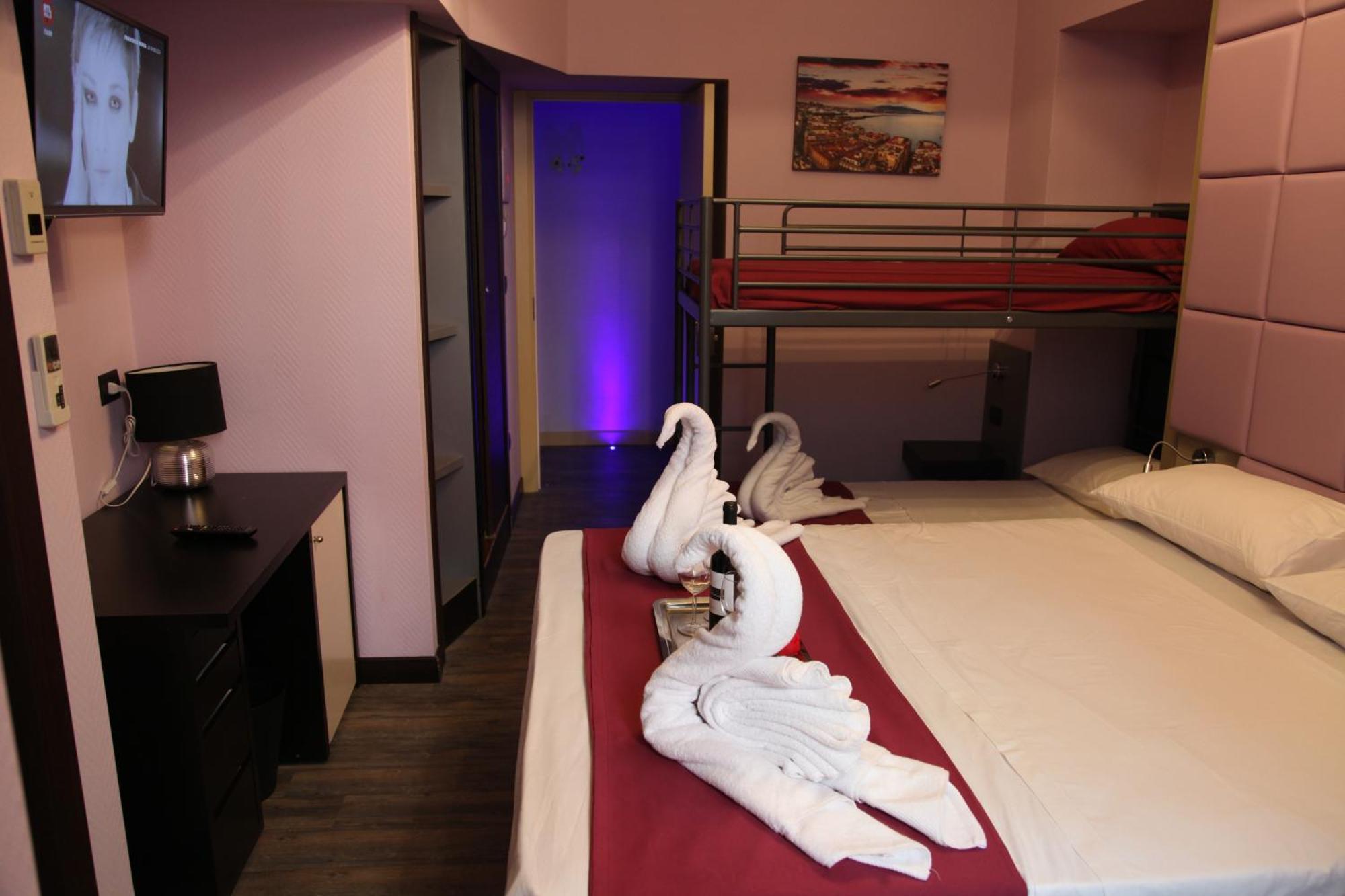 Dolce Vita Rooms Napoli Bagian luar foto