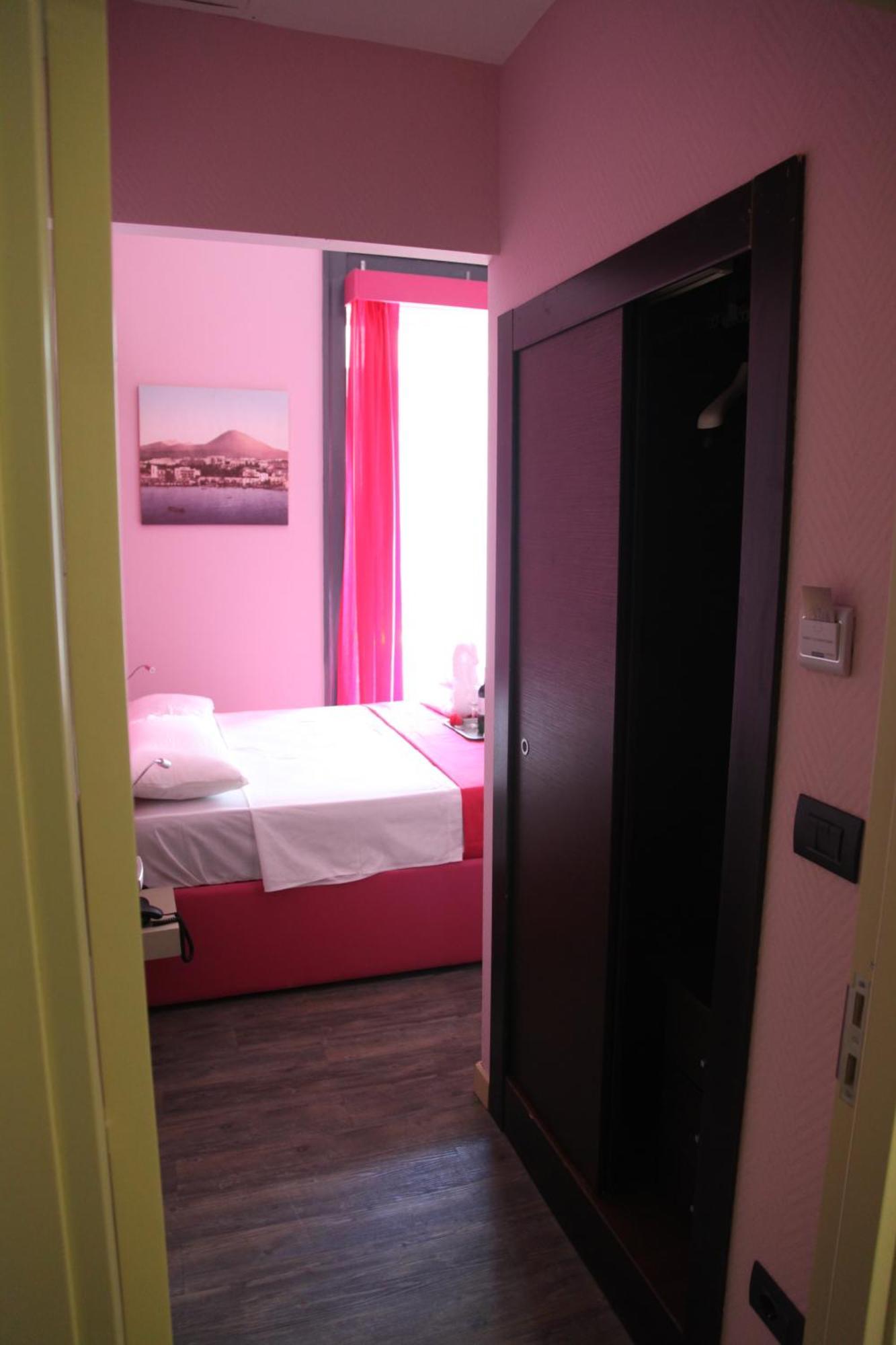 Dolce Vita Rooms Napoli Bagian luar foto