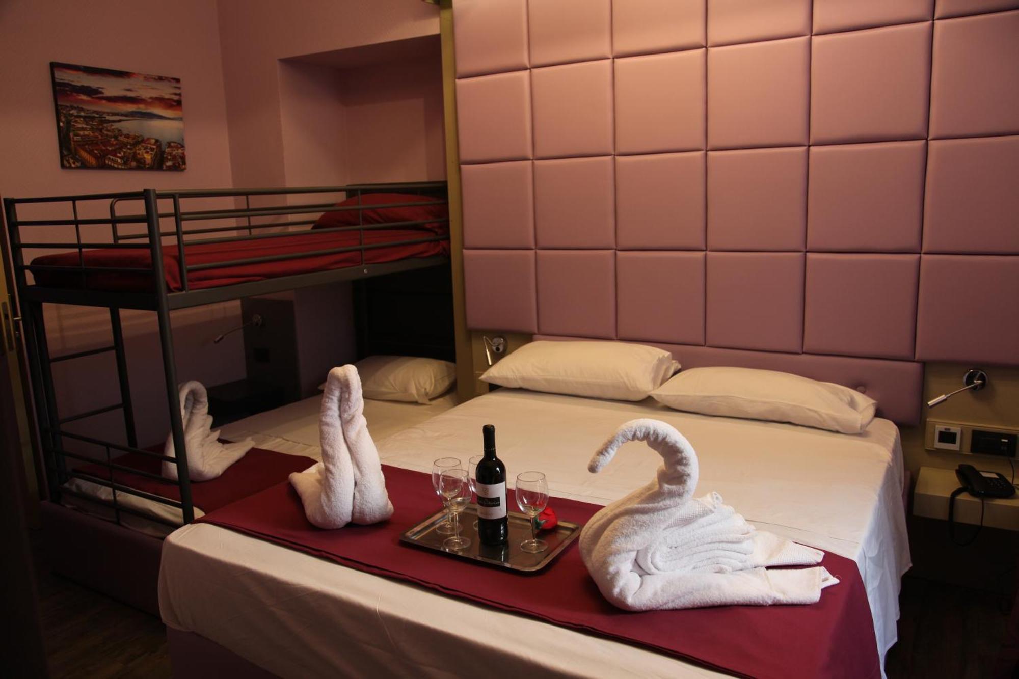 Dolce Vita Rooms Napoli Bagian luar foto