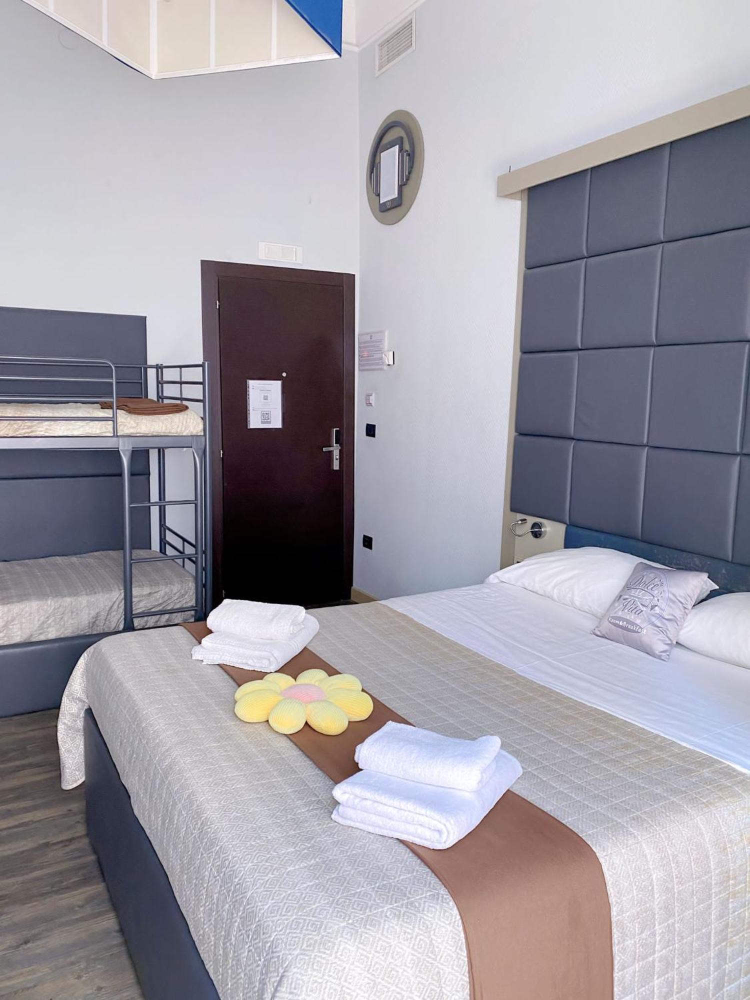 Dolce Vita Rooms Napoli Bagian luar foto